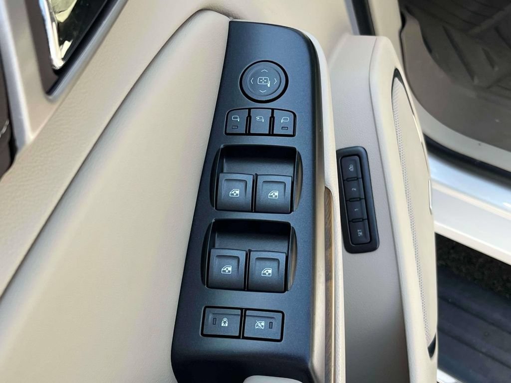 Certified 2020 GMC Yukon XL Denali w/ Denali Premium Package AWD/4WD image 27