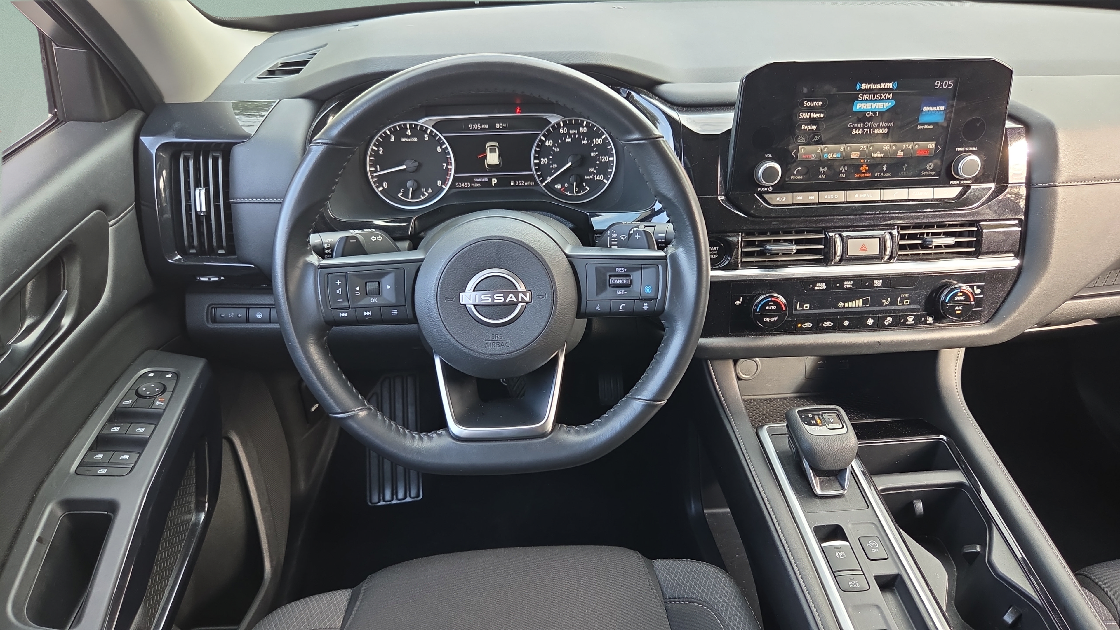 Used 2025 Nissan Pathfinder SV FWD image 11