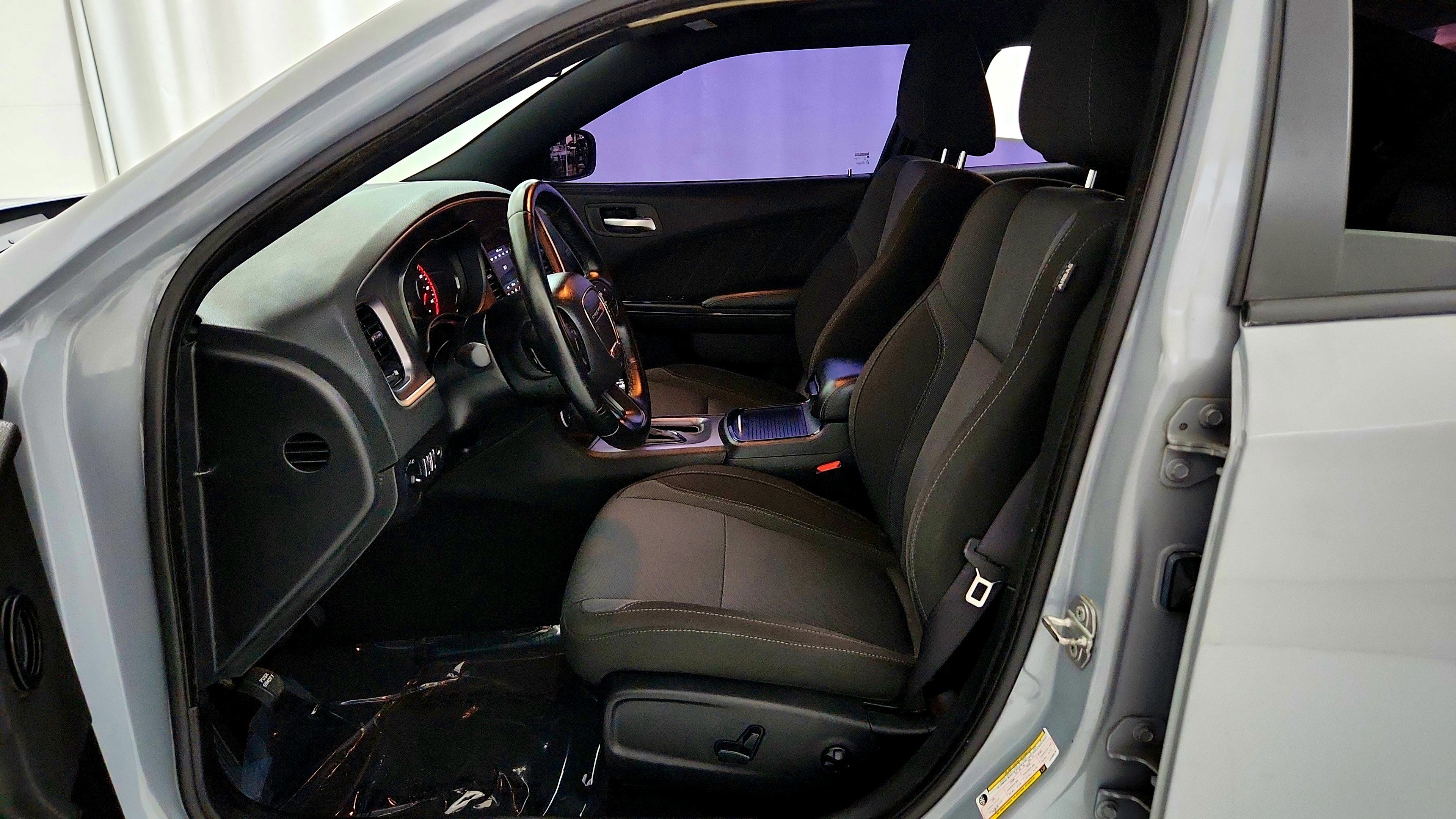 Used 2020 Dodge Charger SXT w/ Blacktop Package RWD image 23