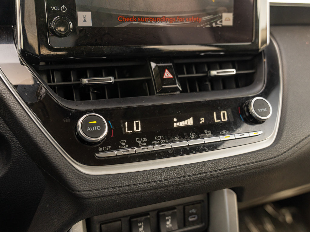 Used 2024 Toyota Corolla Cross XLE FWD image 24