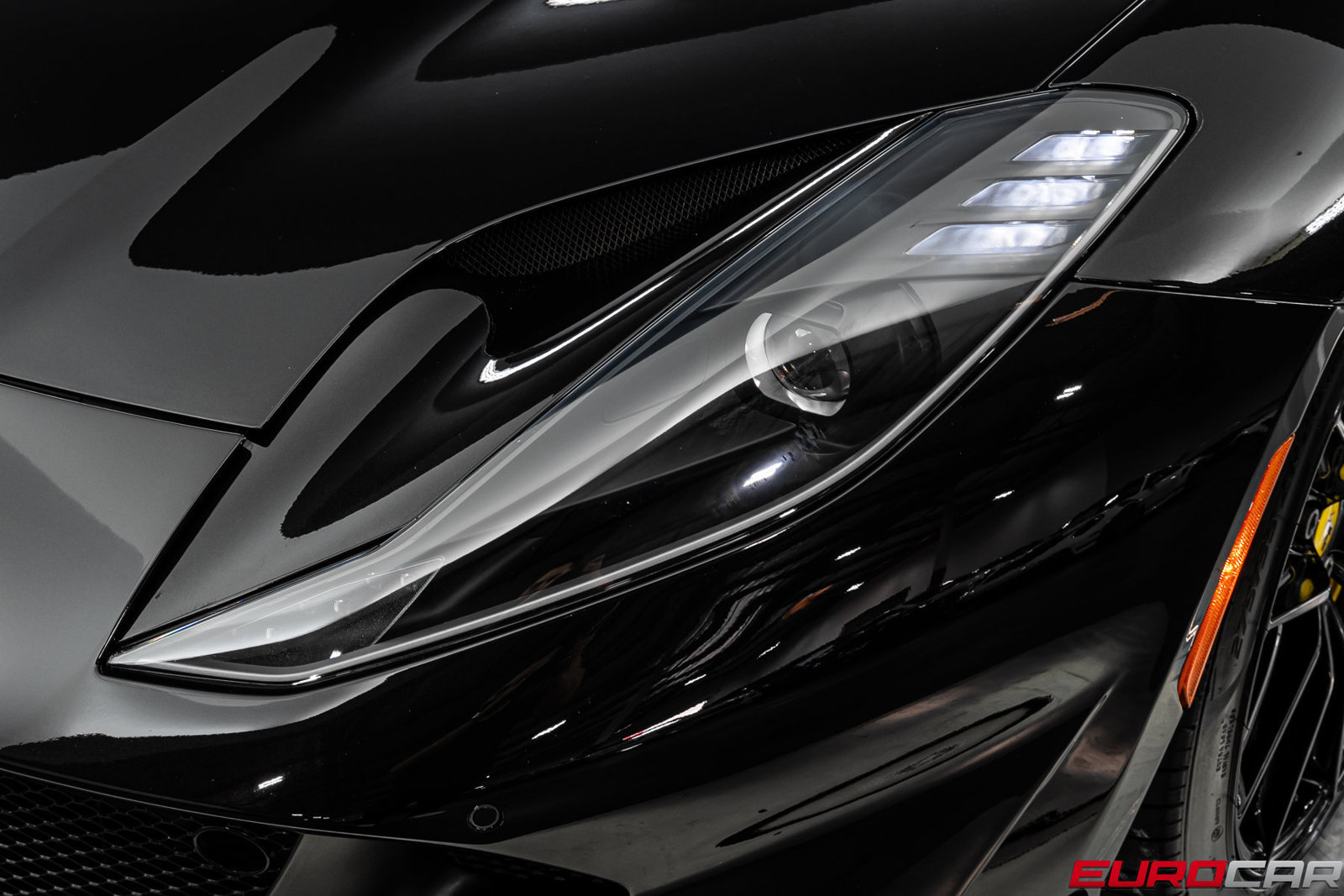 Used 2020 Ferrari 812 Superfast RWD image 12