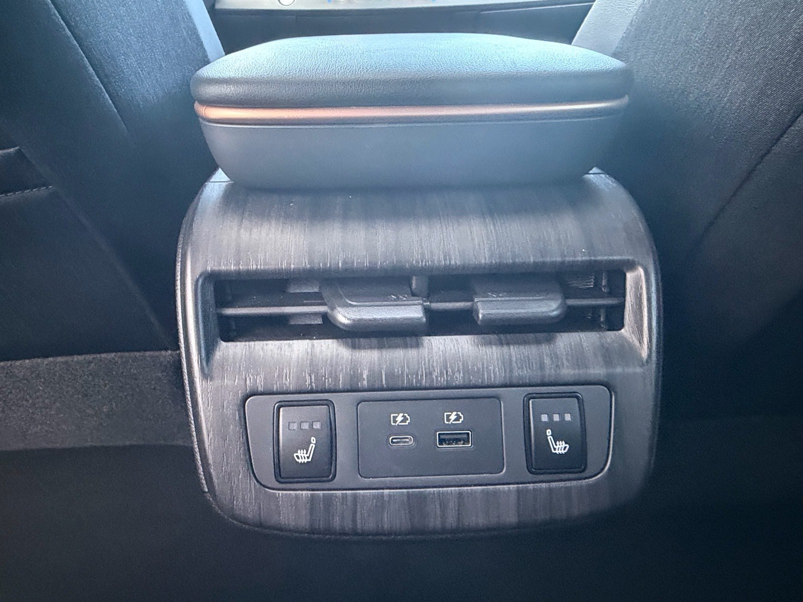 Certified 2024 Nissan Ariya FWD image 12