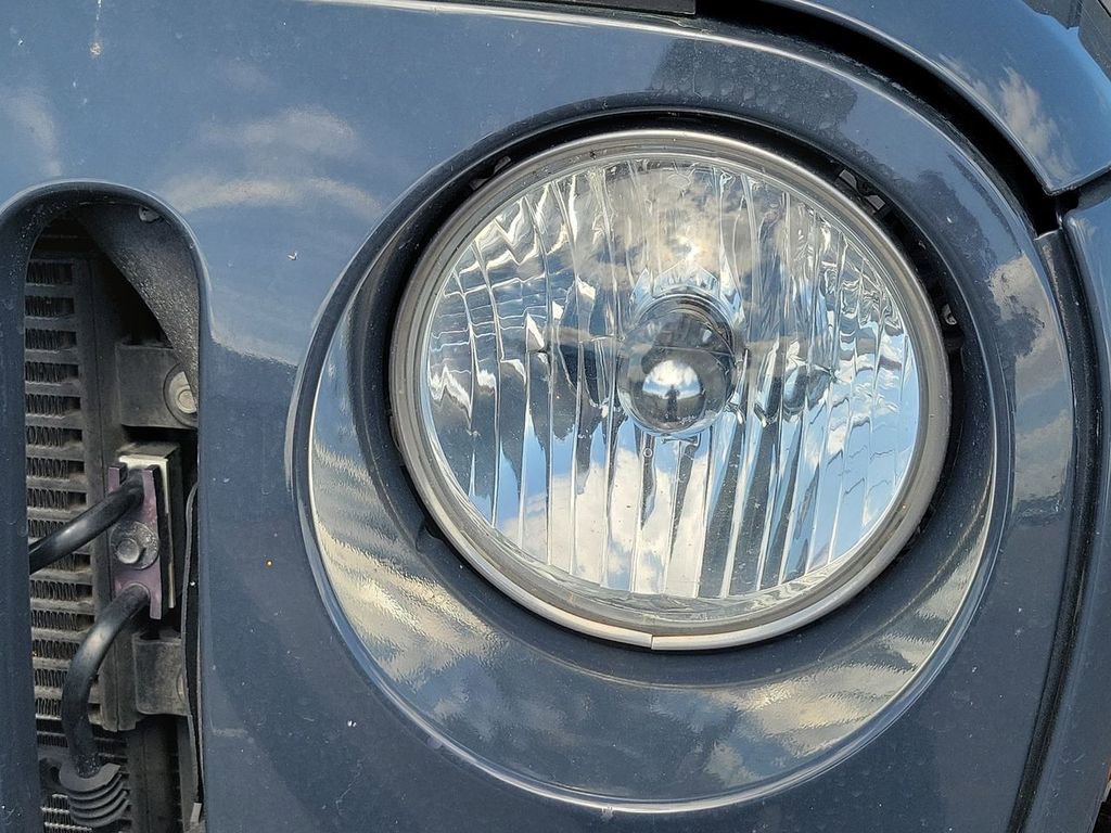 Used 2016 Jeep Wrangler Unlimited Rubicon w/ Connectivity Group image 10