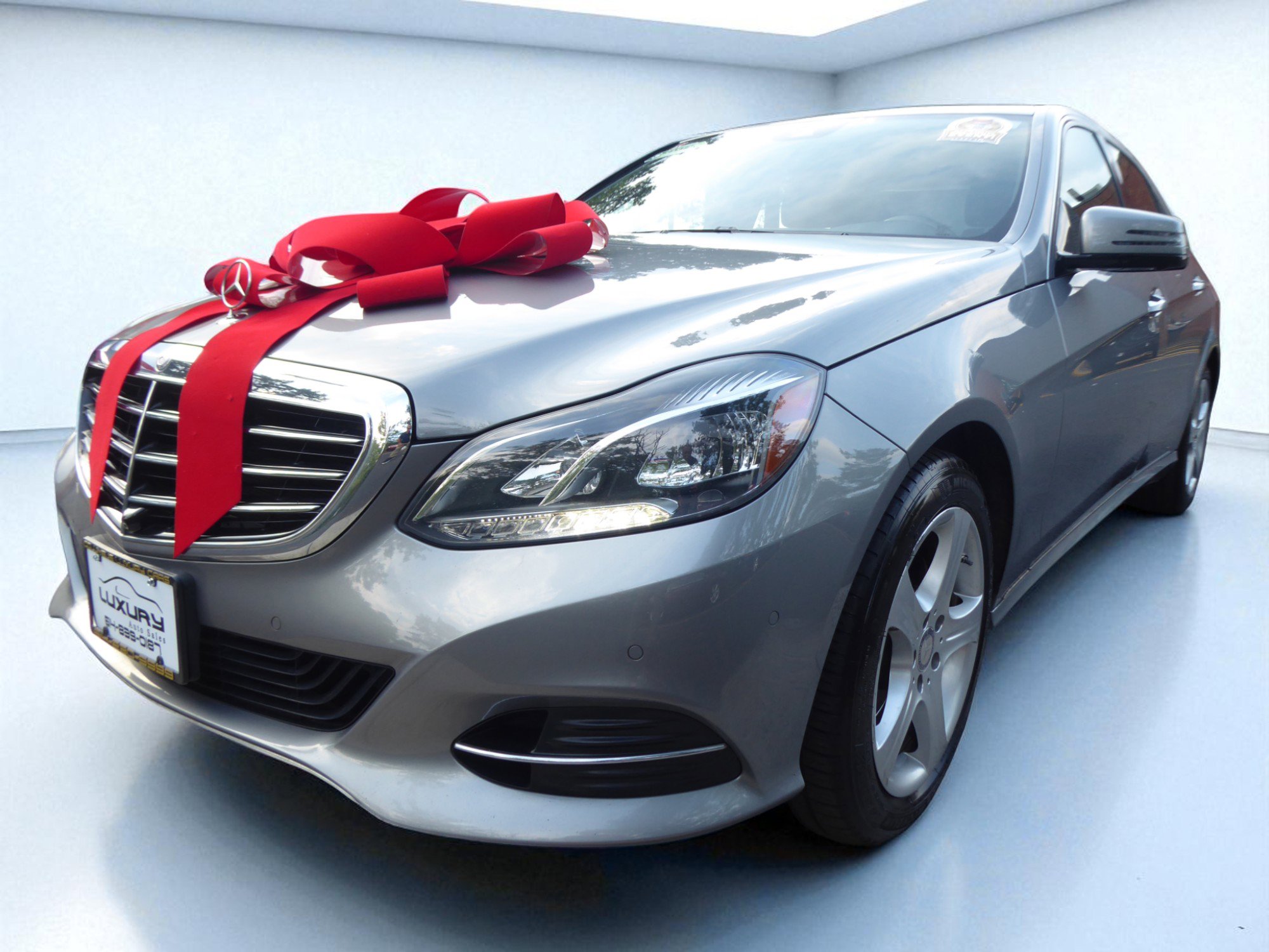 Used 2015 Mercedes-Benz E 350 4MATIC Sedan image 5