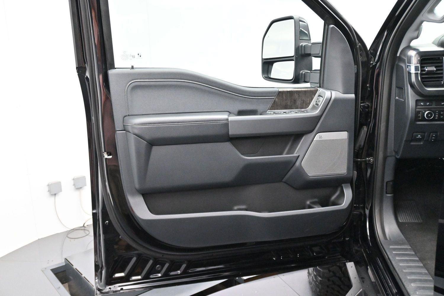 Used 2024 Ford F250 Lariat AWD/4WD image 9