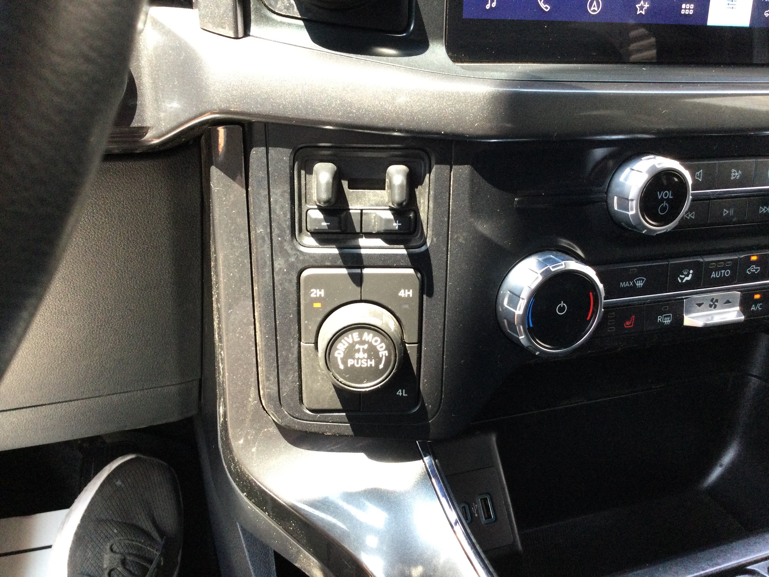 Used 2023 Ford F150 XLT w/ Equipment Group 302A High AWD/4WD image 17
