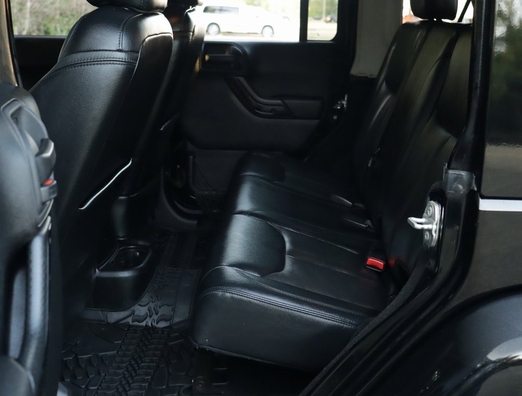 Used 2015 Jeep Wrangler Unlimited Sahara image 19