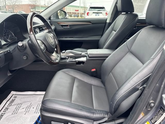 Used 2017 Lexus ES 350 w/ Navigation System Package image 9