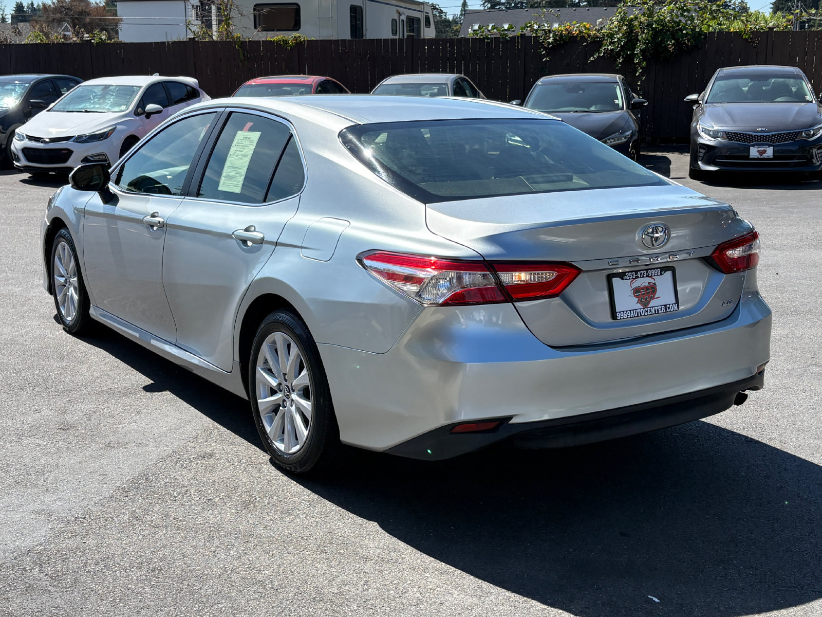 Used 2018 Toyota Camry LE w/ Moonroof Package FWD image 5