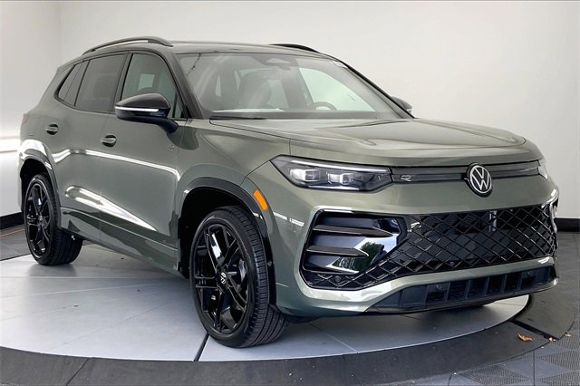 New 2025 Volkswagen Tiguan SE R-Line