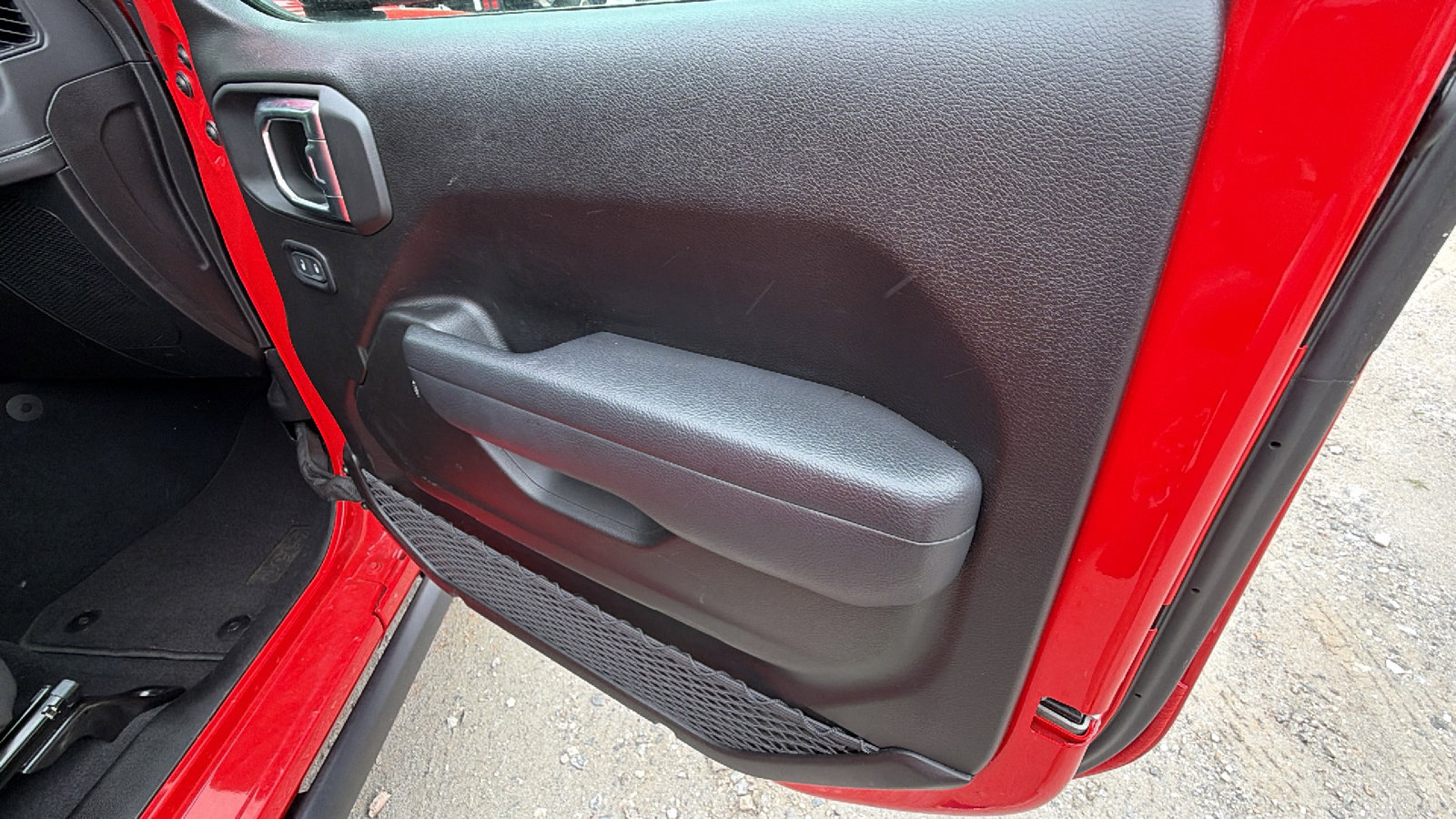 Used 2025 Jeep Wrangler Unlimited Rubicon 4xe AWD/4WD image 18
