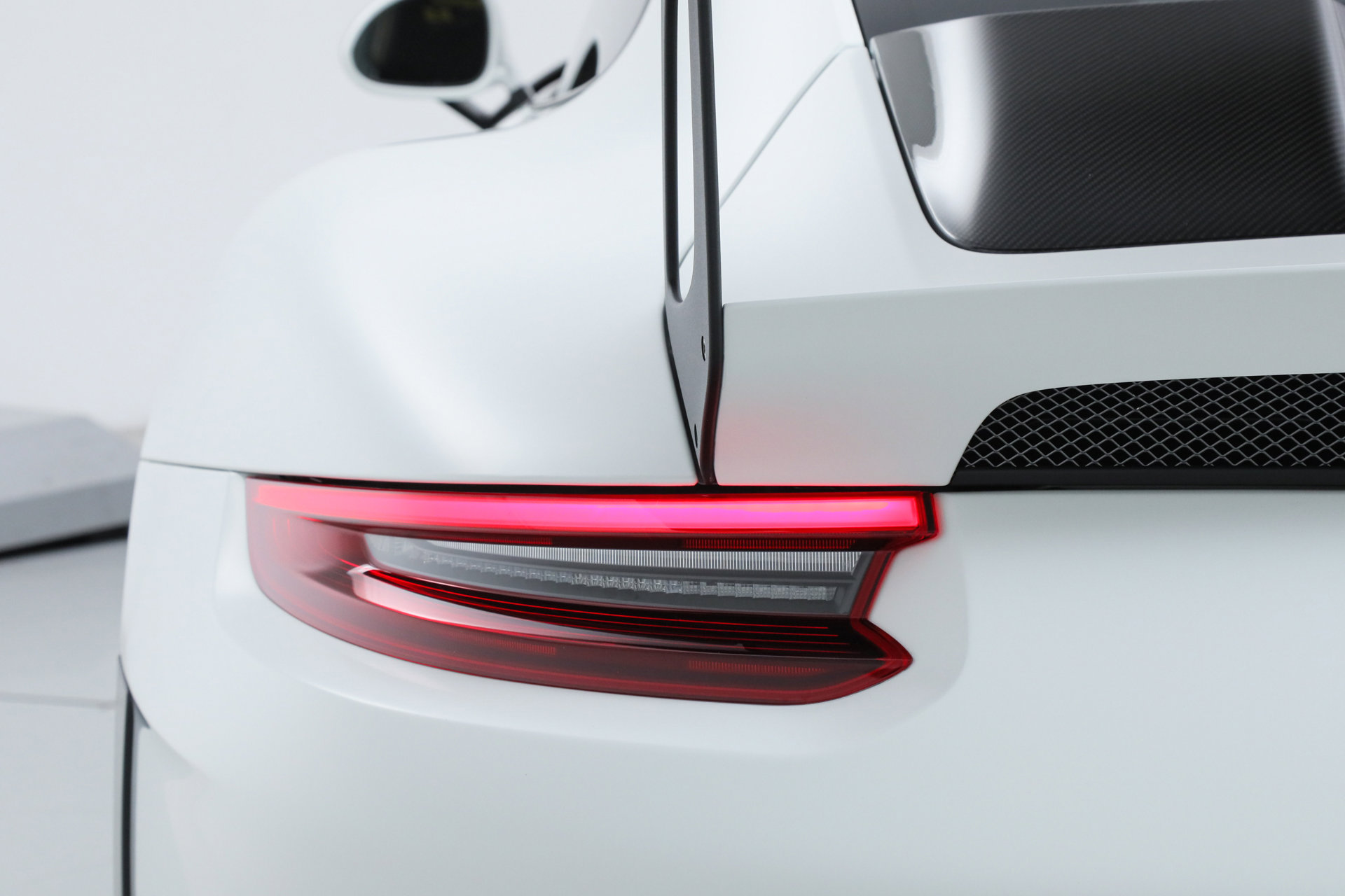 Used 2018 Porsche 911 GT2 RS image 15