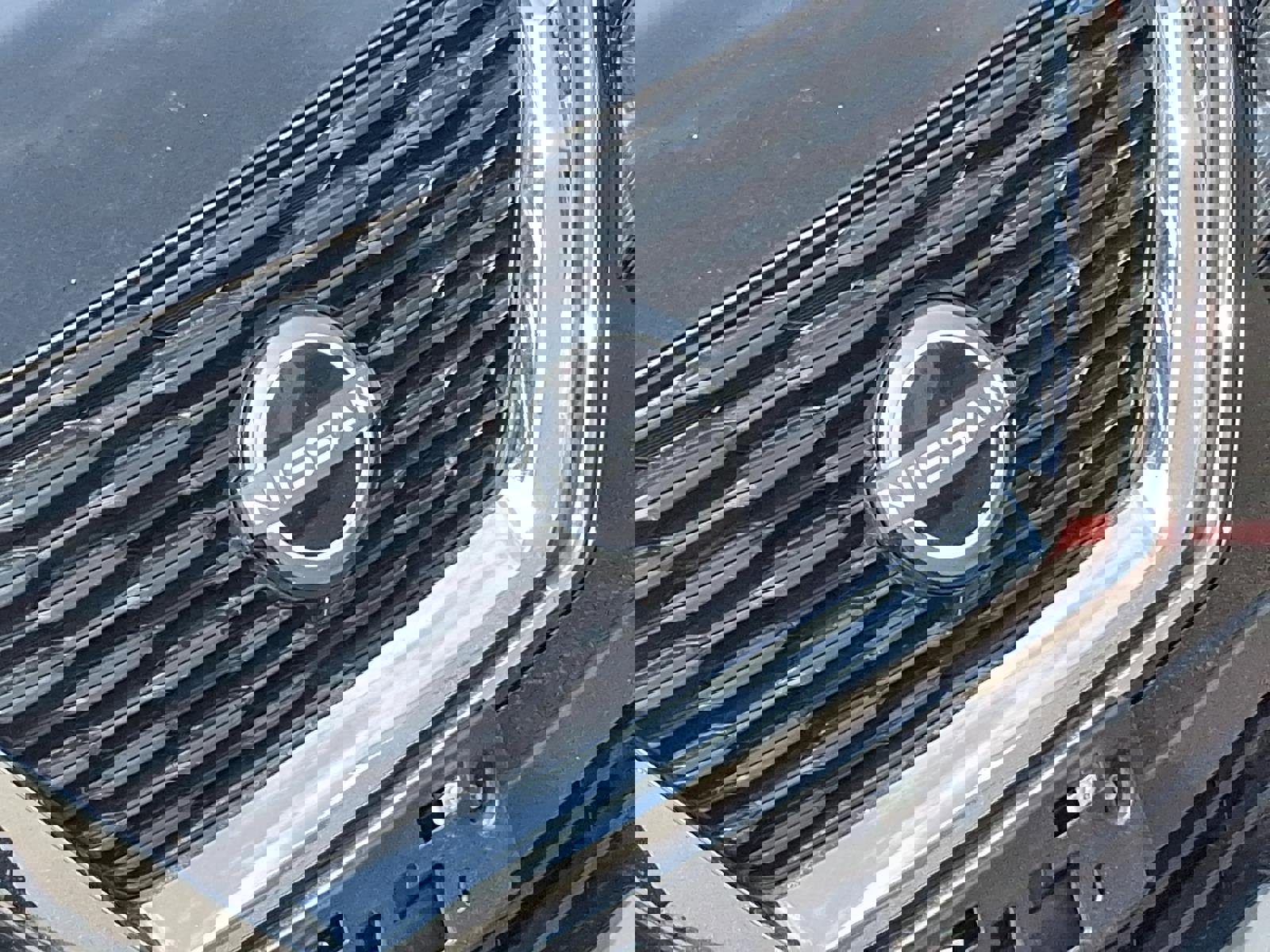 Used 2023 Nissan Rogue SV image 24