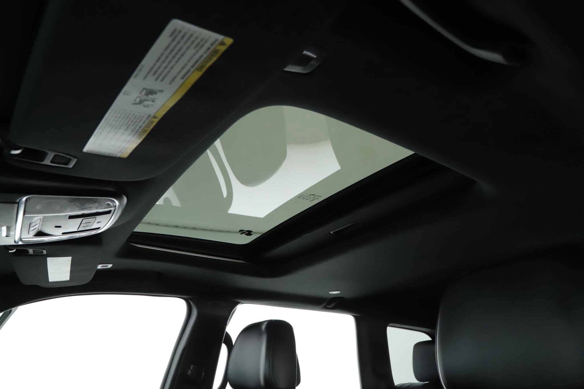 Used 2019 Jeep Grand Cherokee Altitude AWD/4WD image 5