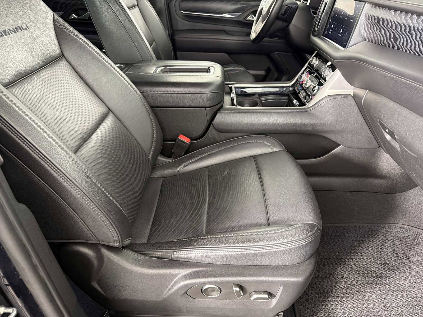 Certified 2023 GMC Yukon Denali AWD/4WD image 11