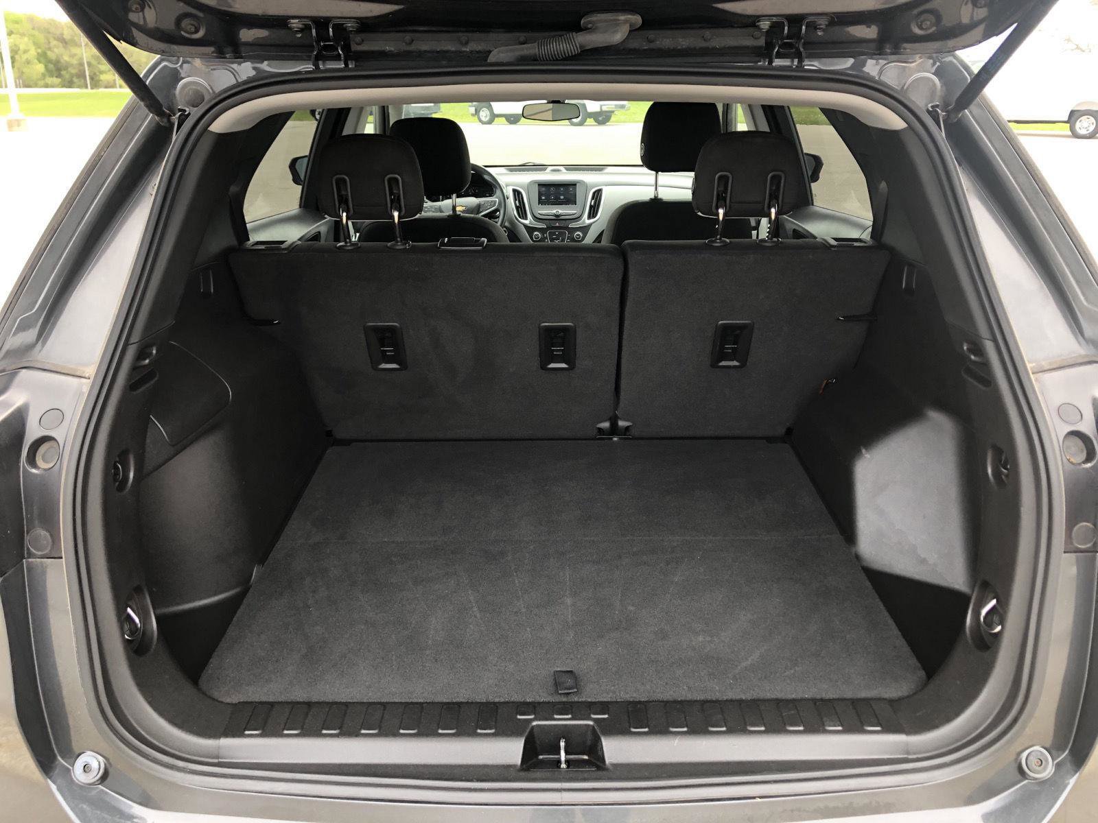 Used 2019 Chevrolet Equinox LS w/ LS Convenience Package FWD image 3