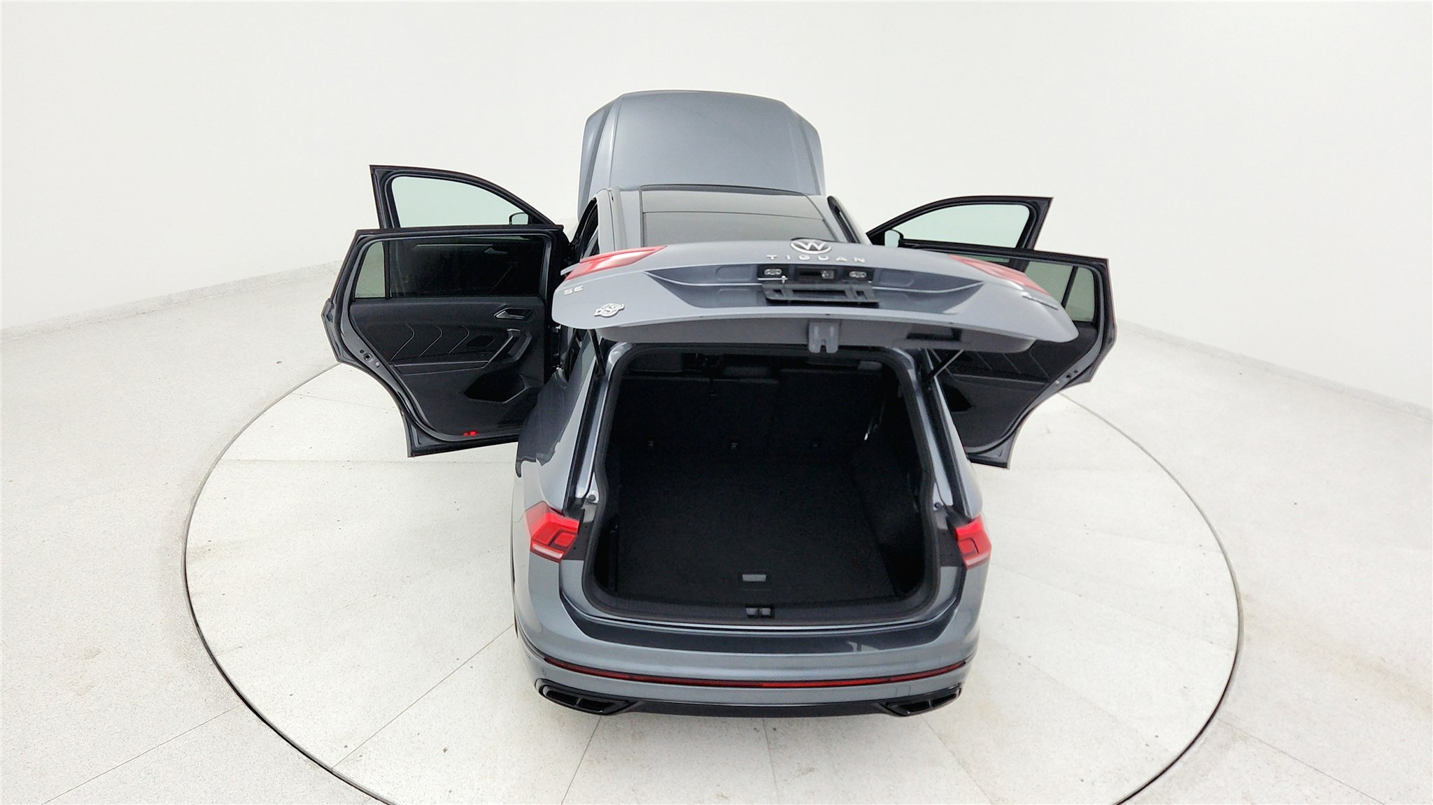 Used 2023 Volkswagen Tiguan SE R-Line image 22