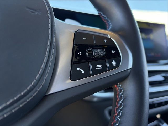Used 2025 BMW X7 M60i image 23