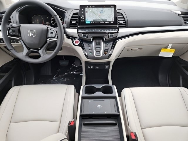 New 2026 Honda Odyssey Touring image 13