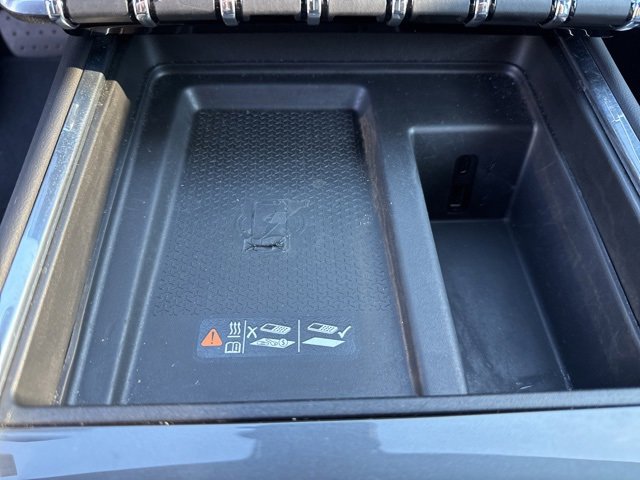 Used 2025 GMC Acadia Elevation image 21