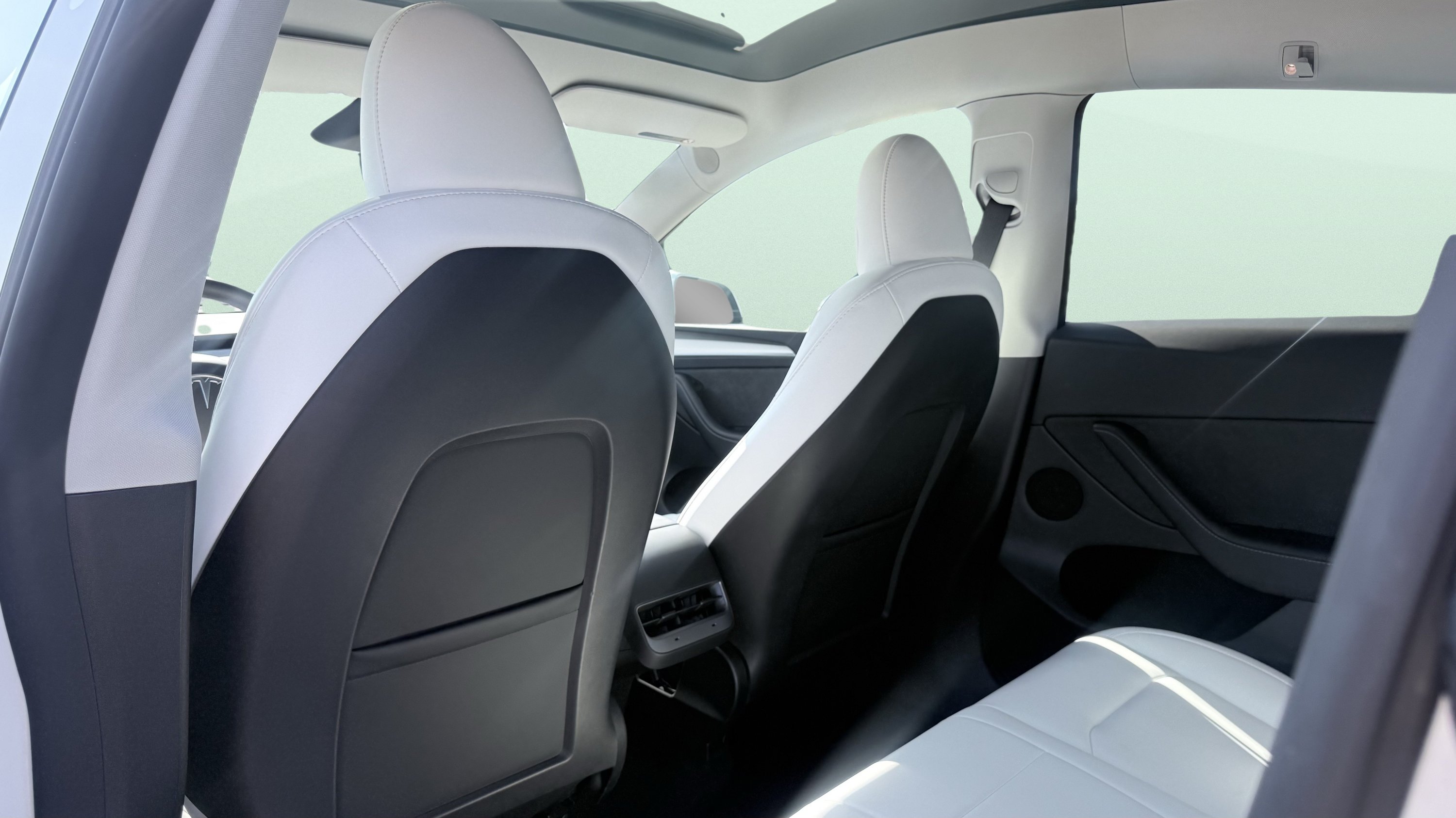 Used 2023 Tesla Model Y Long Range AWD/4WD image 28