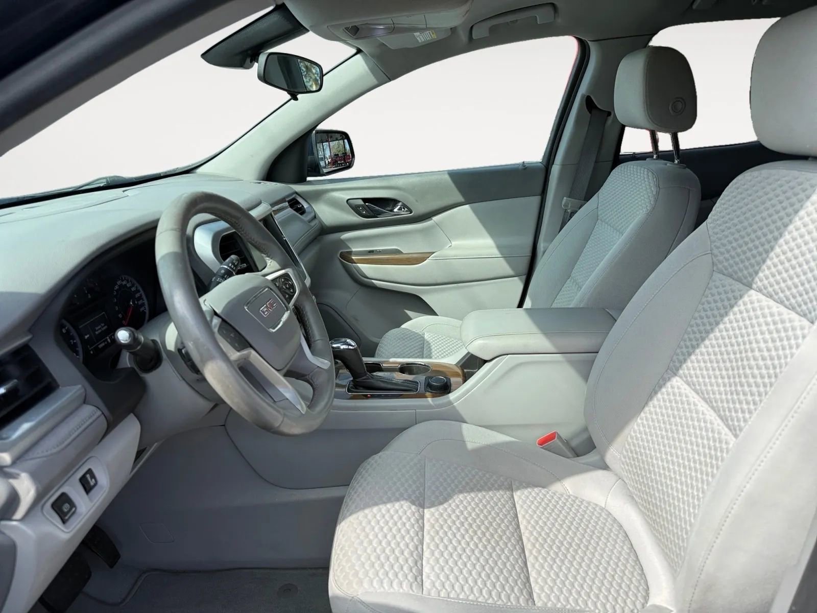 Used 2017 GMC Acadia SLE image 7