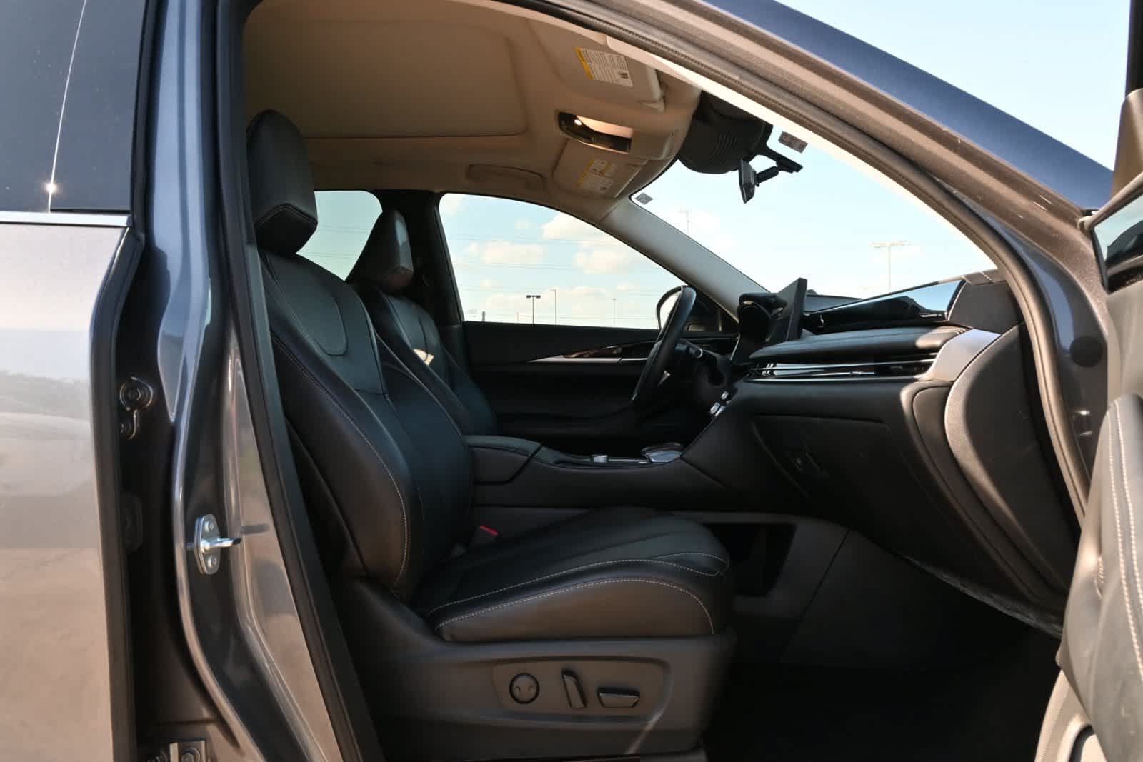 Certified 2025 INFINITI QX60 Pure FWD image 23