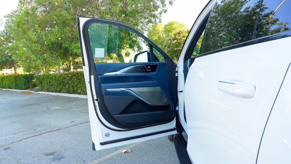 New 2025 Cadillac Escalade IQ Sport 2 w/ LPO, ONYX Package image 21