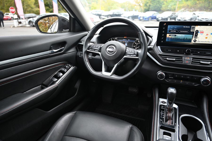 Used 2023 Nissan Altima 2.5 SR w/ SR Premium Package image 16