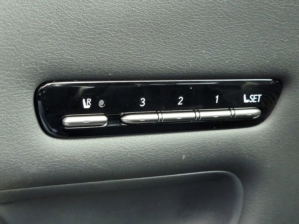 Used 2018 Lexus LS 500h AWD w/ Accessory Package (Z2) image 41