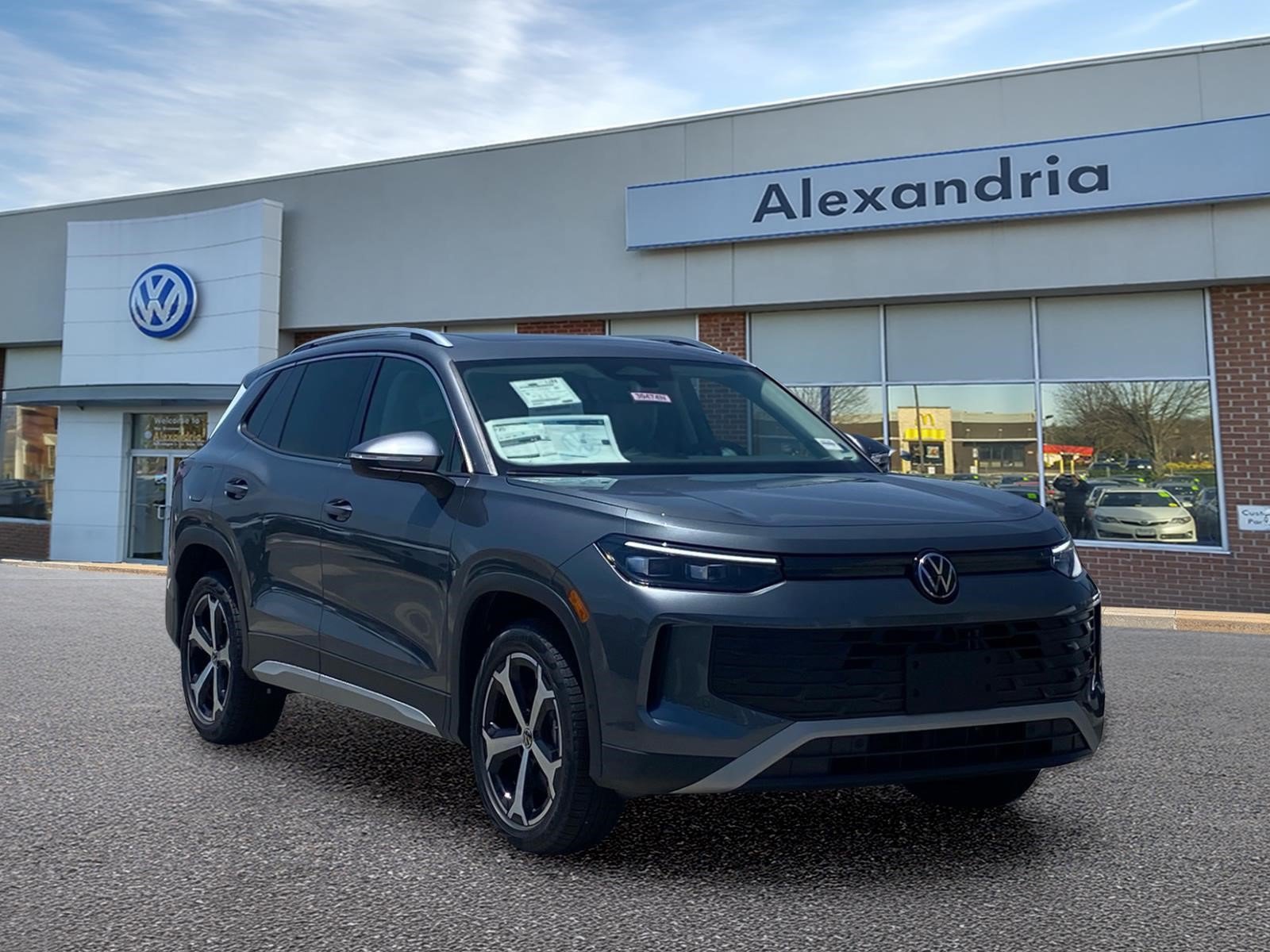 New 2026 Volkswagen Tiguan SE AWD/4WD image 1