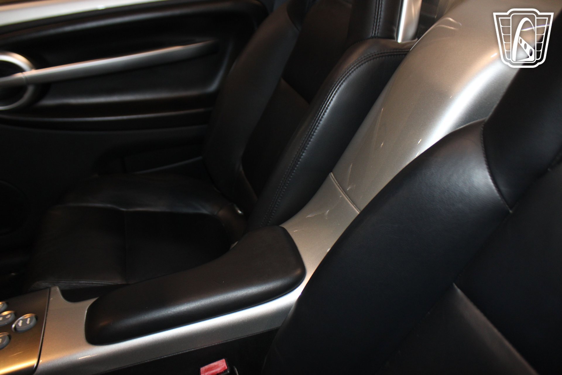 Used 2004 Chevrolet SSR w/ Preferred Equipment Group RWD image 15