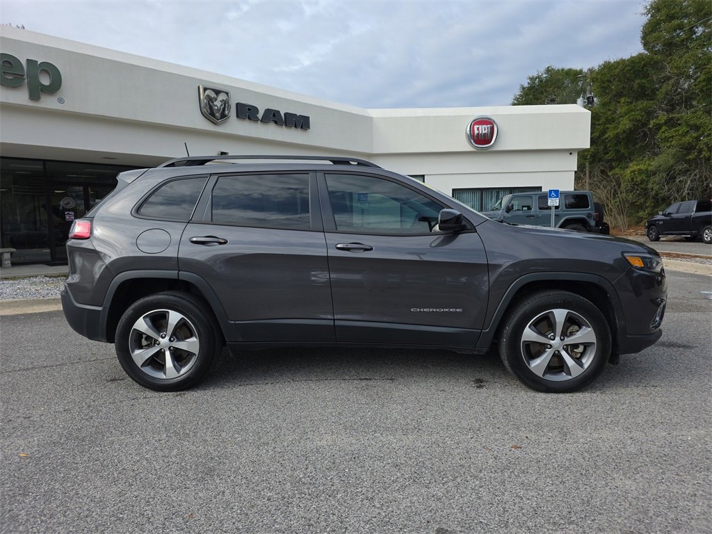 Used 2022 Jeep Cherokee Limited image 4