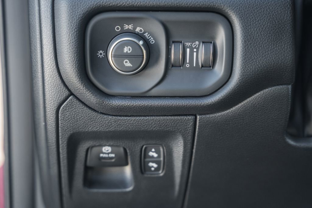 Used 2025 RAM 1500 Laramie image 41