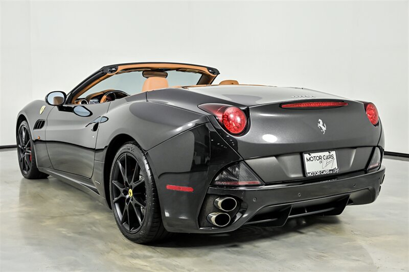 Used 2010 Ferrari California RWD image 8