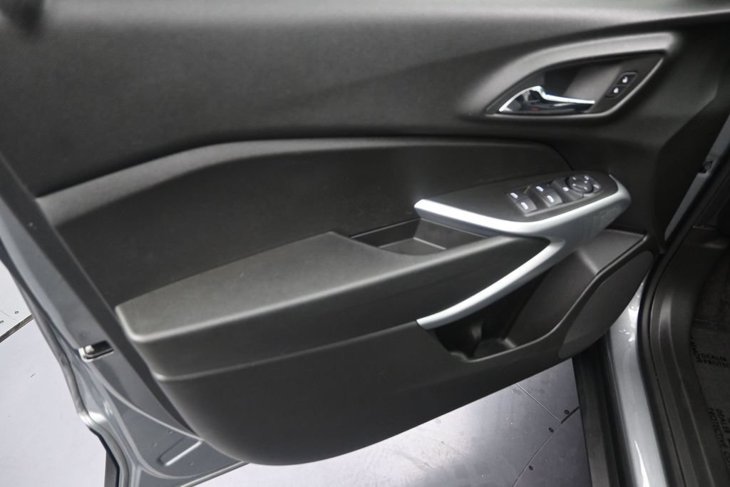 Used 2024 Chevrolet Trax LS FWD image 12