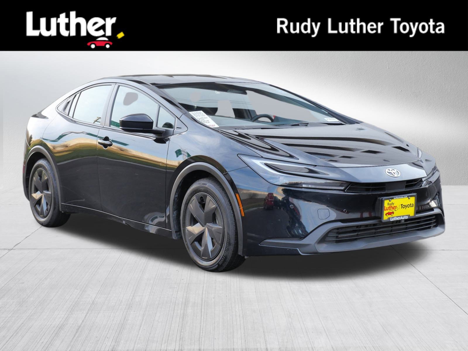 Certified 2025 Toyota Prius LE image 1