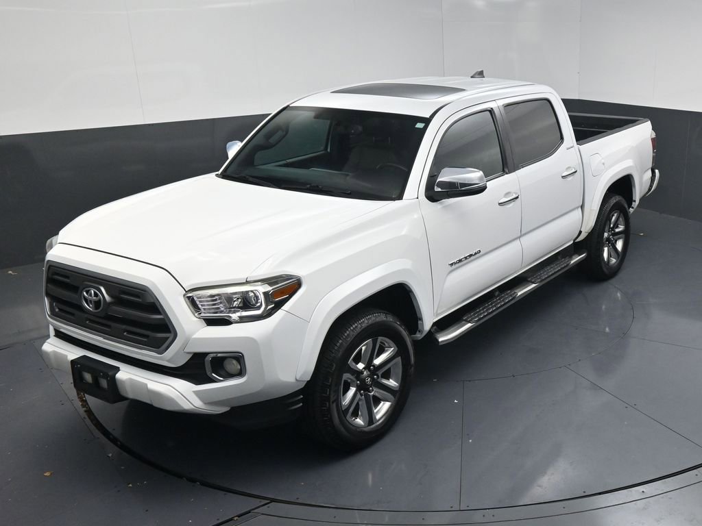 Used 2017 Toyota Tacoma Limited image 16
