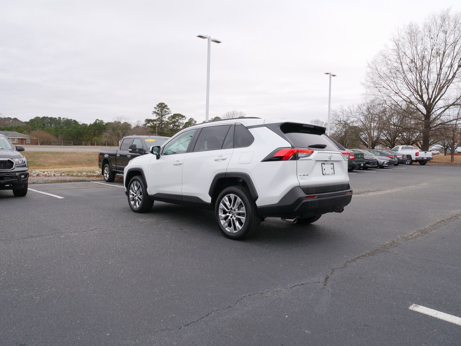 Used 2025 Toyota RAV4 XLE Premium image 6