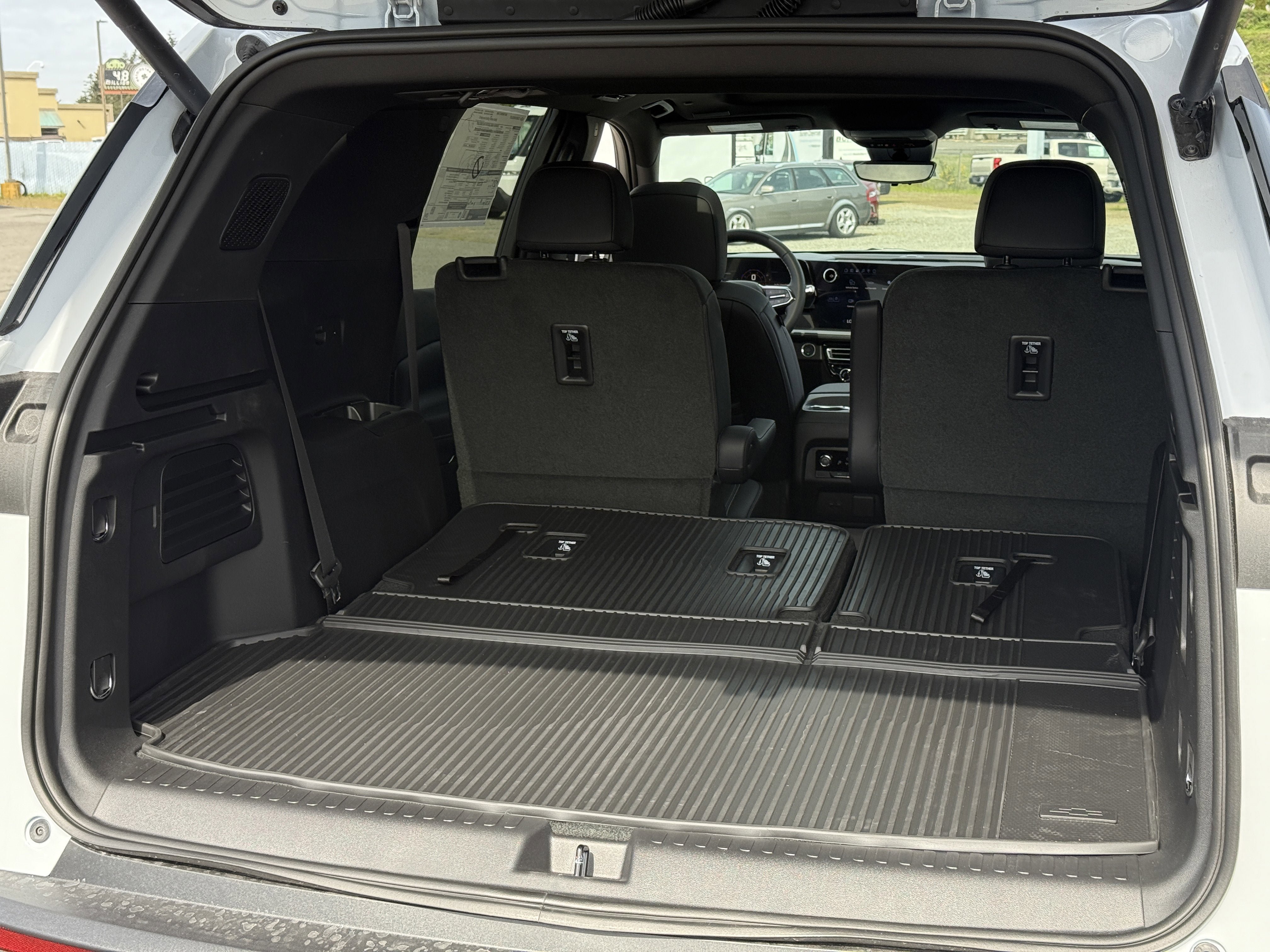 New 2026 Chevrolet Traverse LT w/ Sun and Wheel Package AWD/4WD image 32