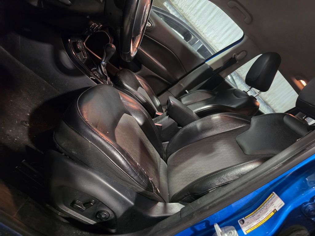 Used 2018 Jeep Compass Latitude AWD/4WD image 7