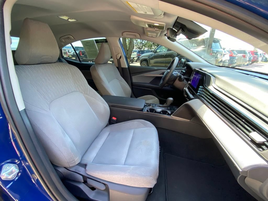 Used 2025 Toyota Camry LE w/ Convenience Package FWD image 37