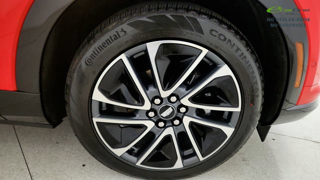 Used 2025 Cadillac Optiq Sport 2 AWD/4WD image 83