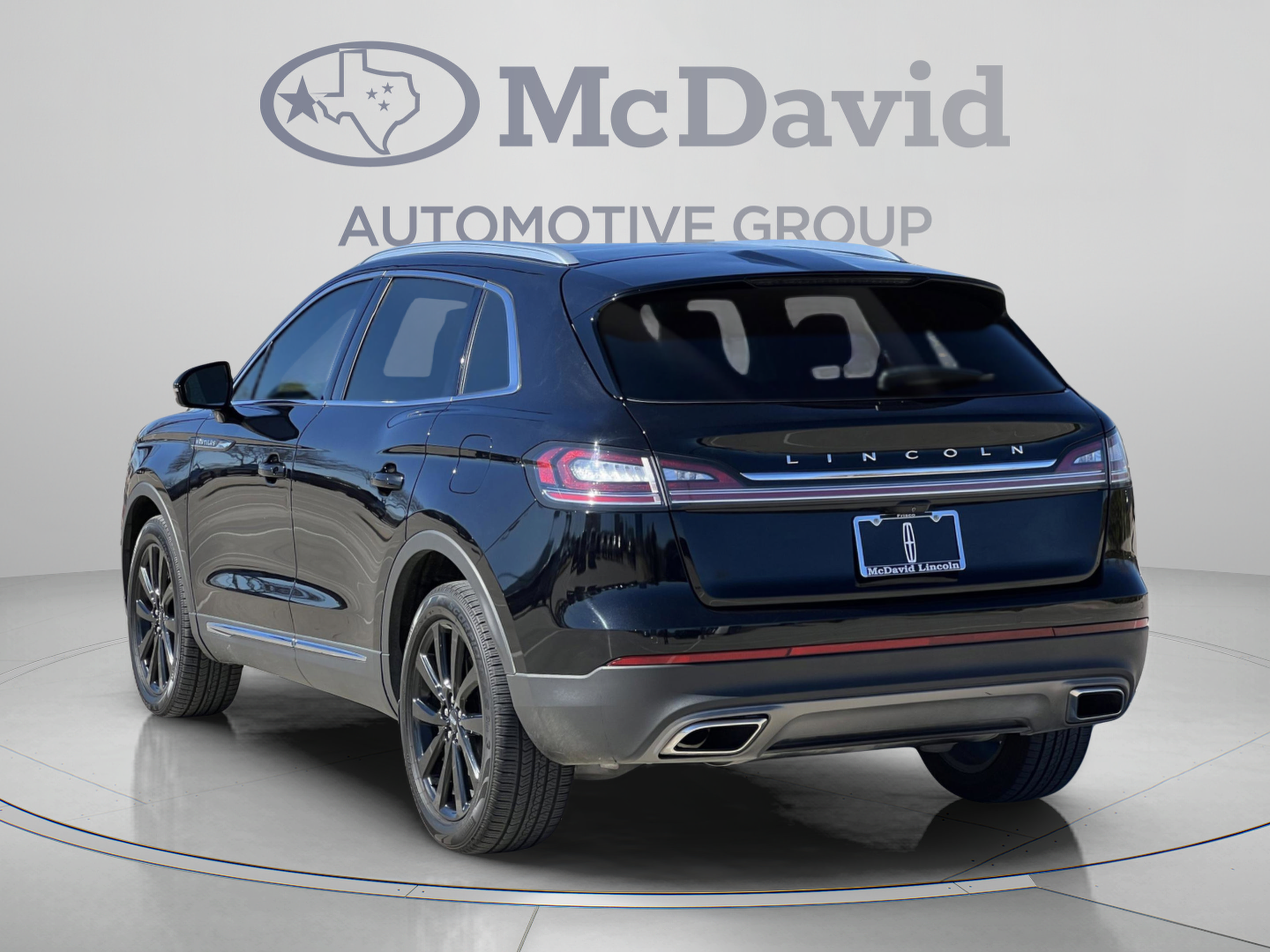 Used 2022 Lincoln Nautilus Reserve w/ Monochromatic Package AWD/4WD image 2