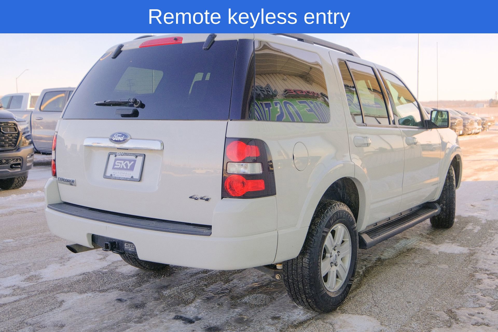 Used 2010 Ford Explorer XLT image 7