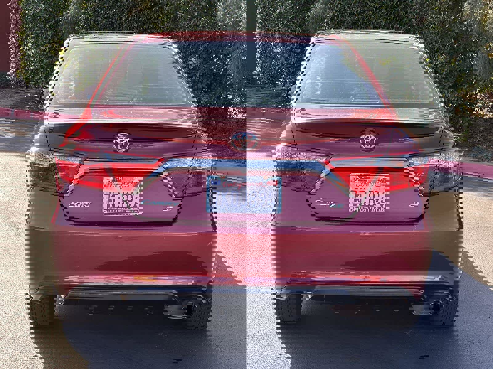 Used 2015 Toyota Camry SE image 5