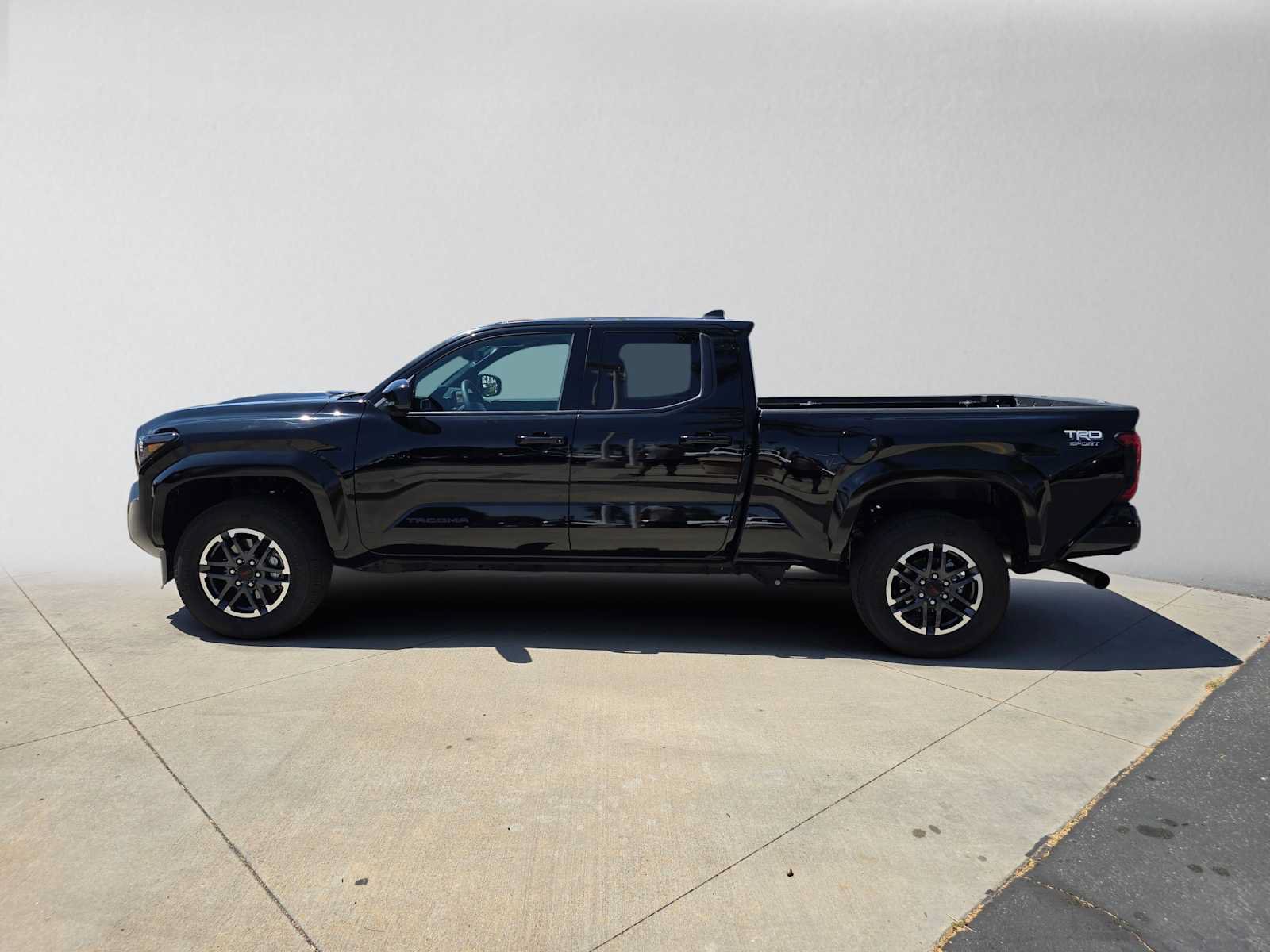 Certified 2025 Toyota Tacoma TRD Sport AWD/4WD image 6