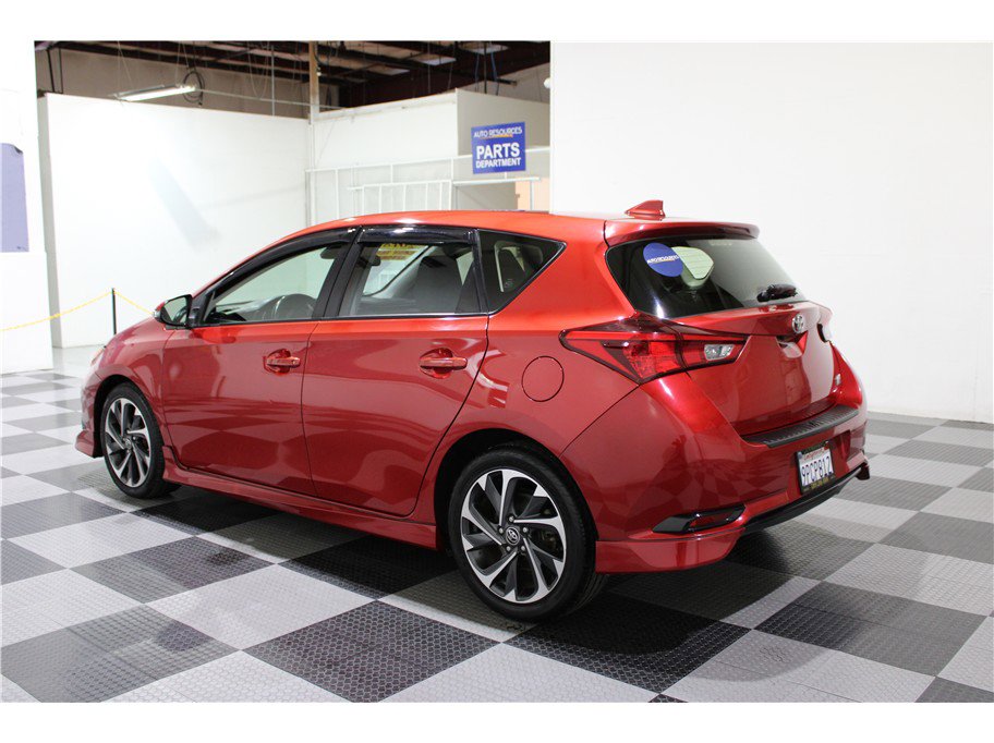 Used 2018 Toyota Corolla iM w/ All-Weather Mat Package image 6
