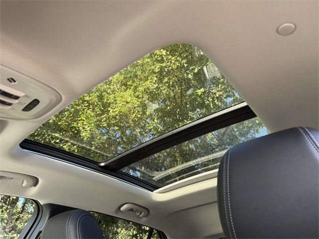 Certified 2022 Buick Encore GX Essence w/ Advanced Technology Package image 18