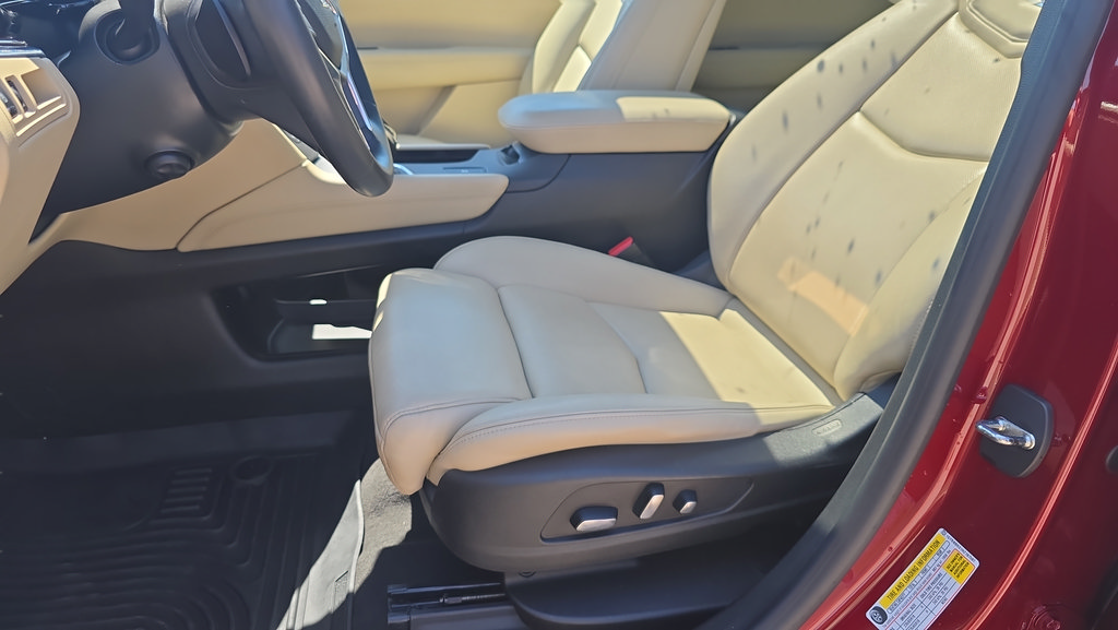 Used 2017 Cadillac XT5 Luxury FWD image 13